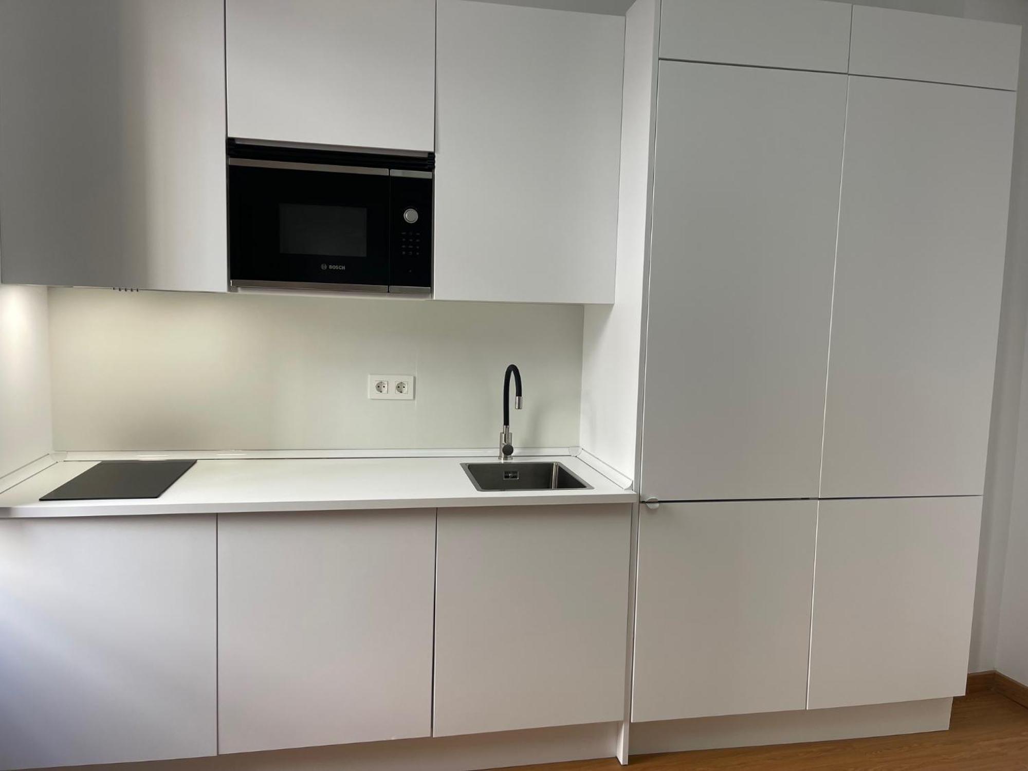 Apartamento Calle Rodrigo De Triana Con Opcion De Parking *